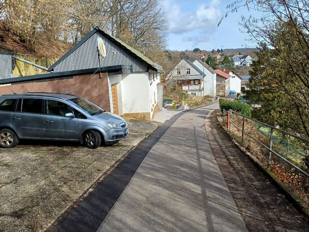 Immobilie in Nonnweiler - Ein bisschen renovieren aber leer und sofort bewohnbar - Bild 3
