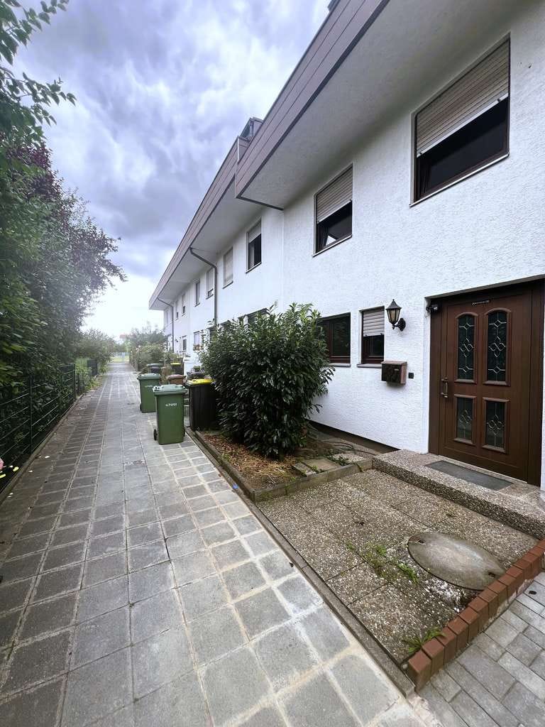 Immobilie in Langenzenn - Langenzenn: RMH mit Wintergarten und Galerie in ruhiger Lage - Bild 1