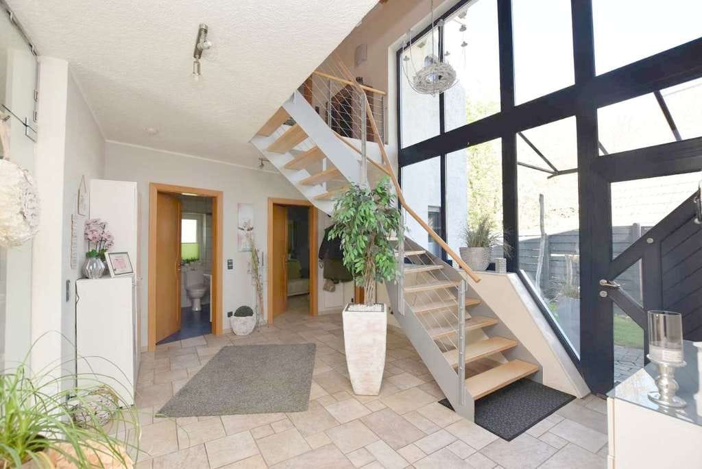 Immobilie in Mariental - 2 Häuser - ein Preis: Moderne Villa + großzügiger Bungalow für Generationen-Wohnen. - Bild 4