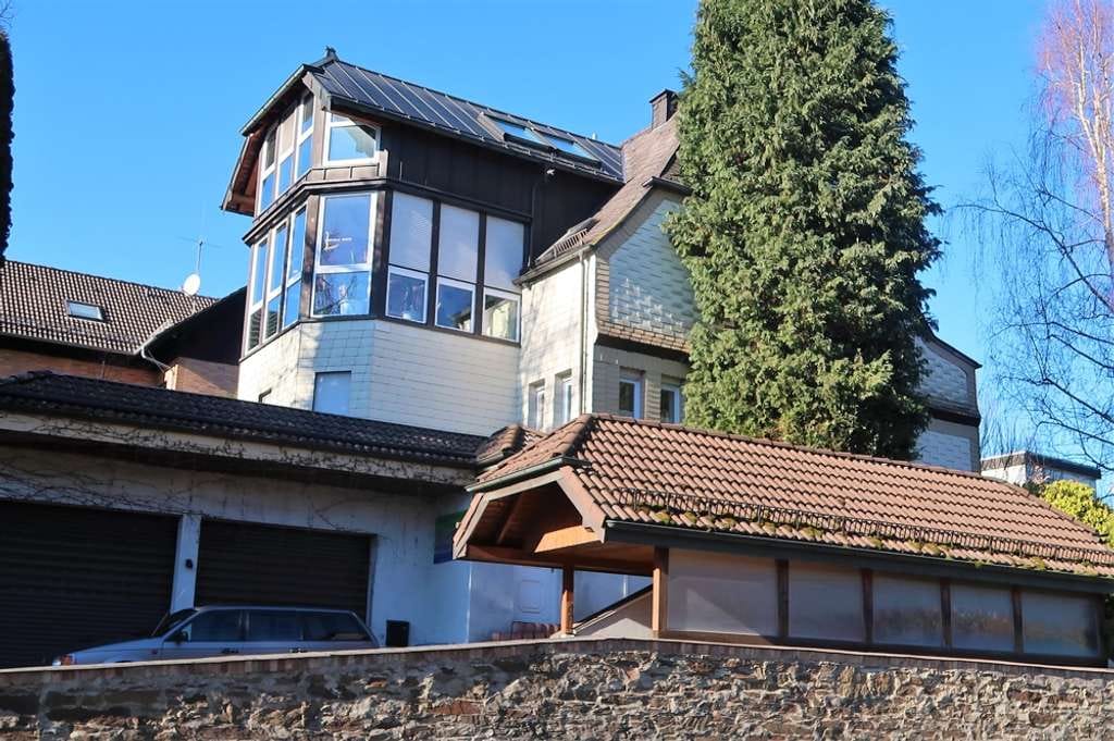 Immobilie in Dietzhölztal - Außergewöhnliches Wohnerlebnis auf 3 Ebenen - Bild 0