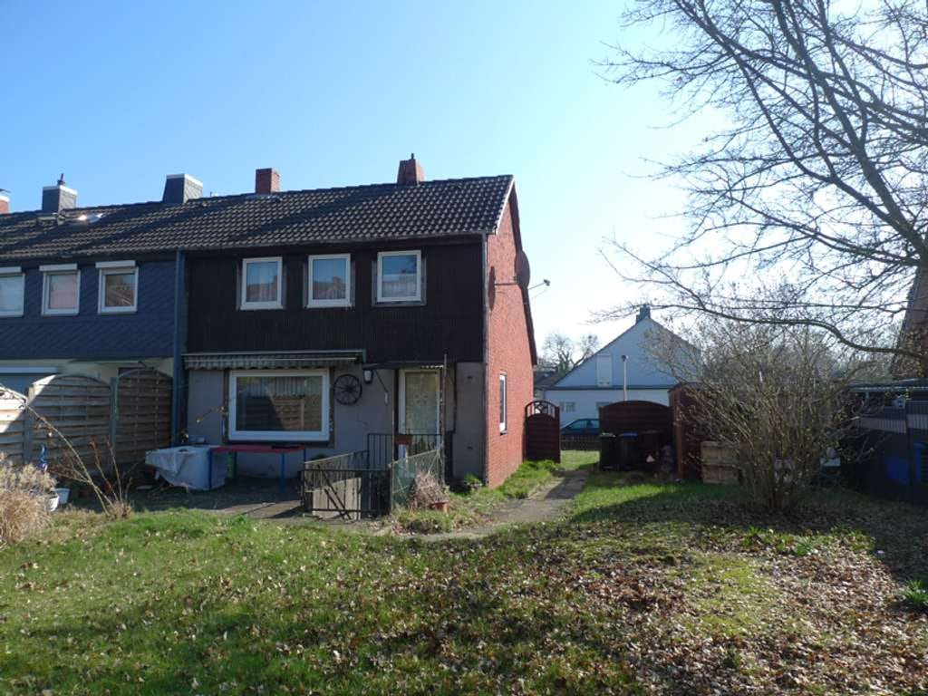 Immobilie in Osterholz-Scharmbeck - Kleines REH mit Sanierungsbedarf auf schönem Grundstück in ruhiger Lage - Bild 1