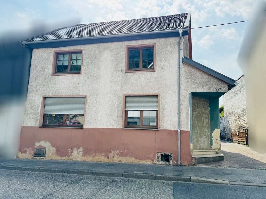 Immobilie in Neuwied - 2 technisch sanierte EFHs auf einem Grundstück in zentraler Lage - Bild 3