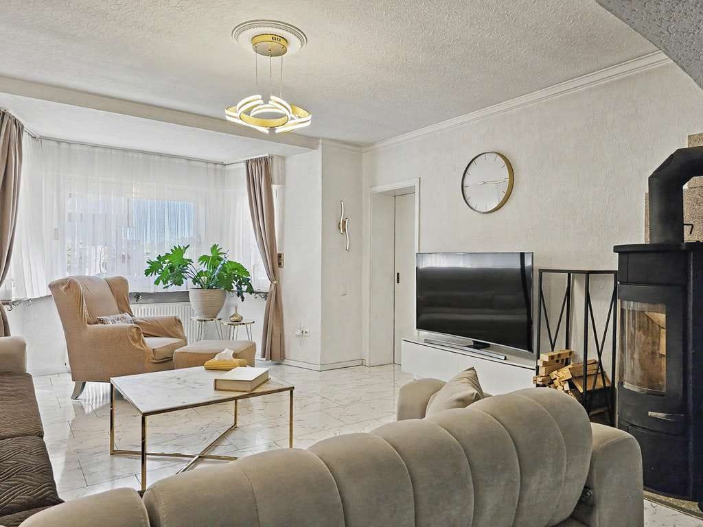 Immobilie in Eschweiler - Eschweiler-St. Jöris: Großzügiges Einfamilienhaus mit Wintergarten und Garage in ruhiger Lage - Bild 4