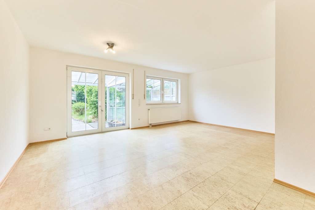 Immobilie in Schwabmünchen - Sofort verfügbar: 
Familienfreundliches Reihenhaus mit 6 Zimmern, Wintergarten & Garage - Bild 2