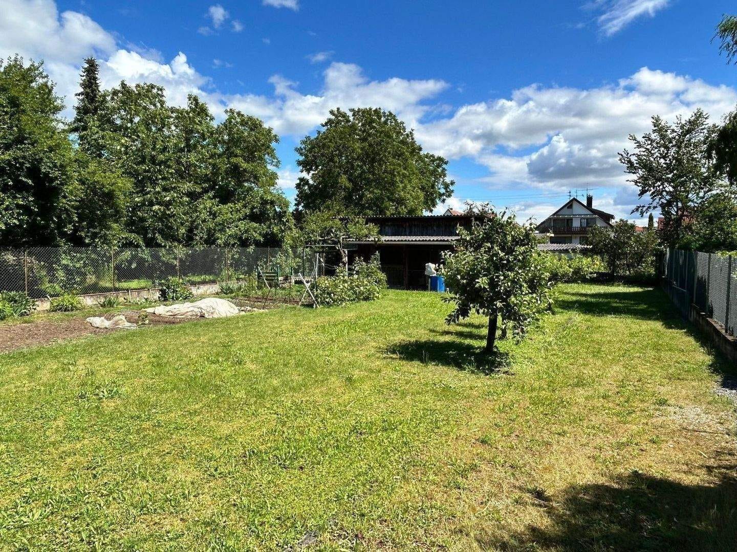 Immobilie in Wyhl - Wohnen mit Weitblick – Zweifamilienhaus auf großzügigem Grundstück - Bild 0