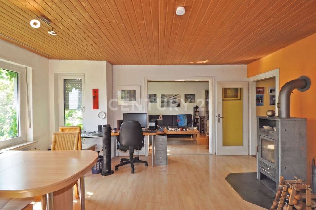 Immobilie in Linden - Mehr als vier Wände: Einfamilienhaus mit Nebengebäuden und Gestaltungsfreiheit - Bild 3