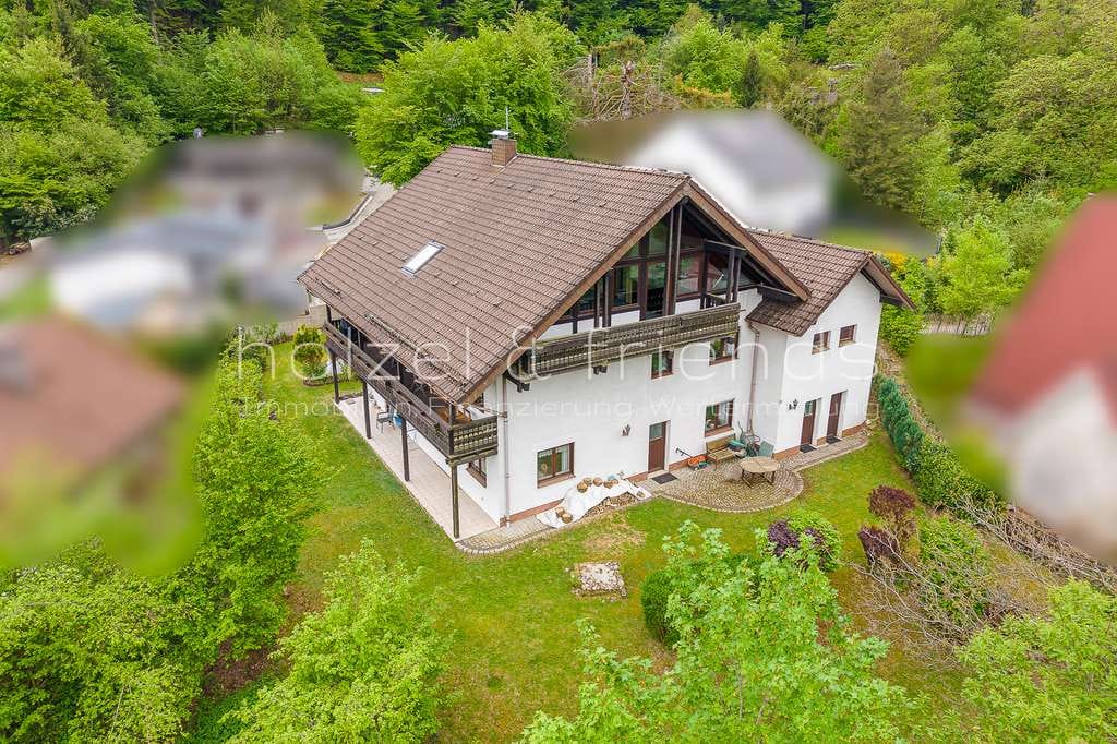 Immobilie in Heiligkreuzsteinach - Großzügiges Architektenhaus mit Einliegerwohnung & Dachstudio – Wohnen, Arbeiten, Mehrgenerationen - Bild 1