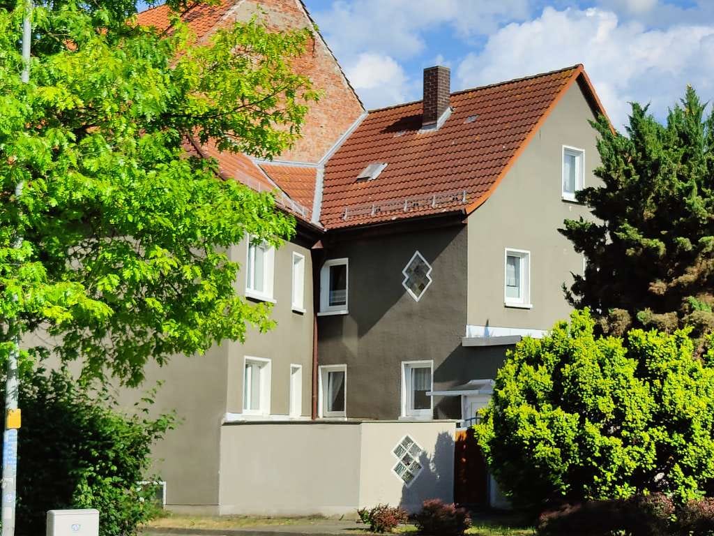 Immobilie in Groß Quenstedt - EINFAMILIENHAUS in 38822 Groß Quenstedt / b. Halberstadt - Bild 0