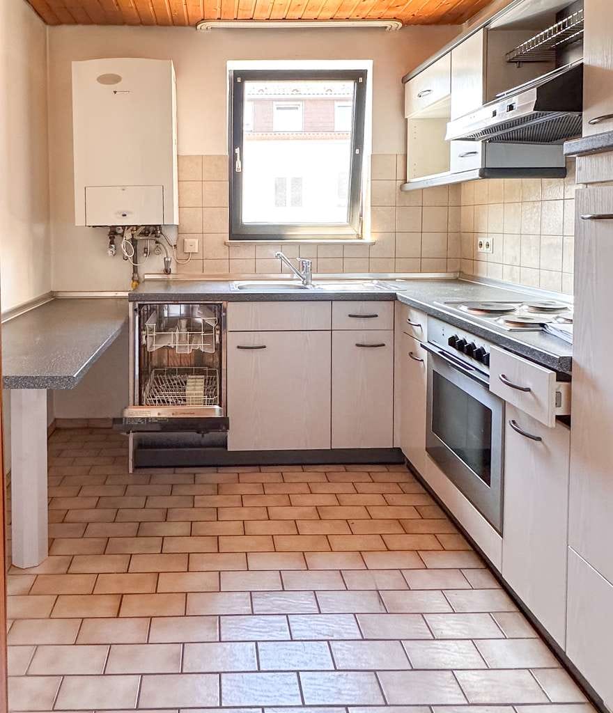 Immobilie in Weinstadt - Weinstadt - Schnait, erst die Renovierung und dann die Freude! 3 Familienhaus + große Garage. - Bild 3