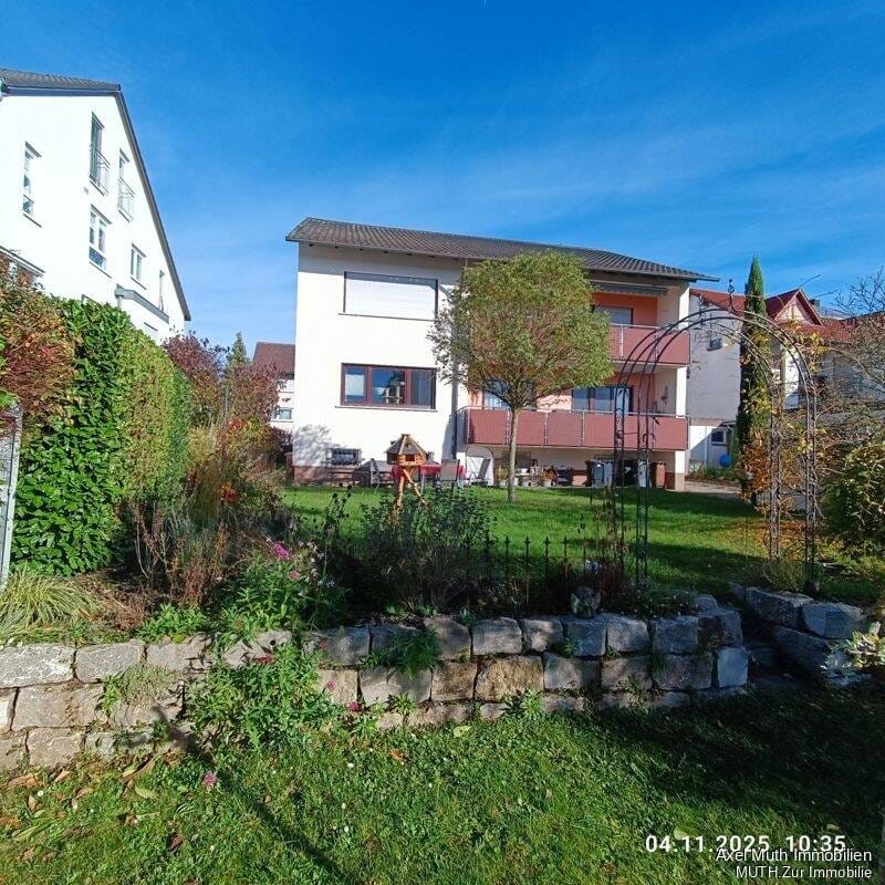 Immobilie in Gemmingen - Wohnung zum Verlieben! Große 4 1/2 Zimmerwohnung mit Balkon und großen Grundstück! - Bild 0