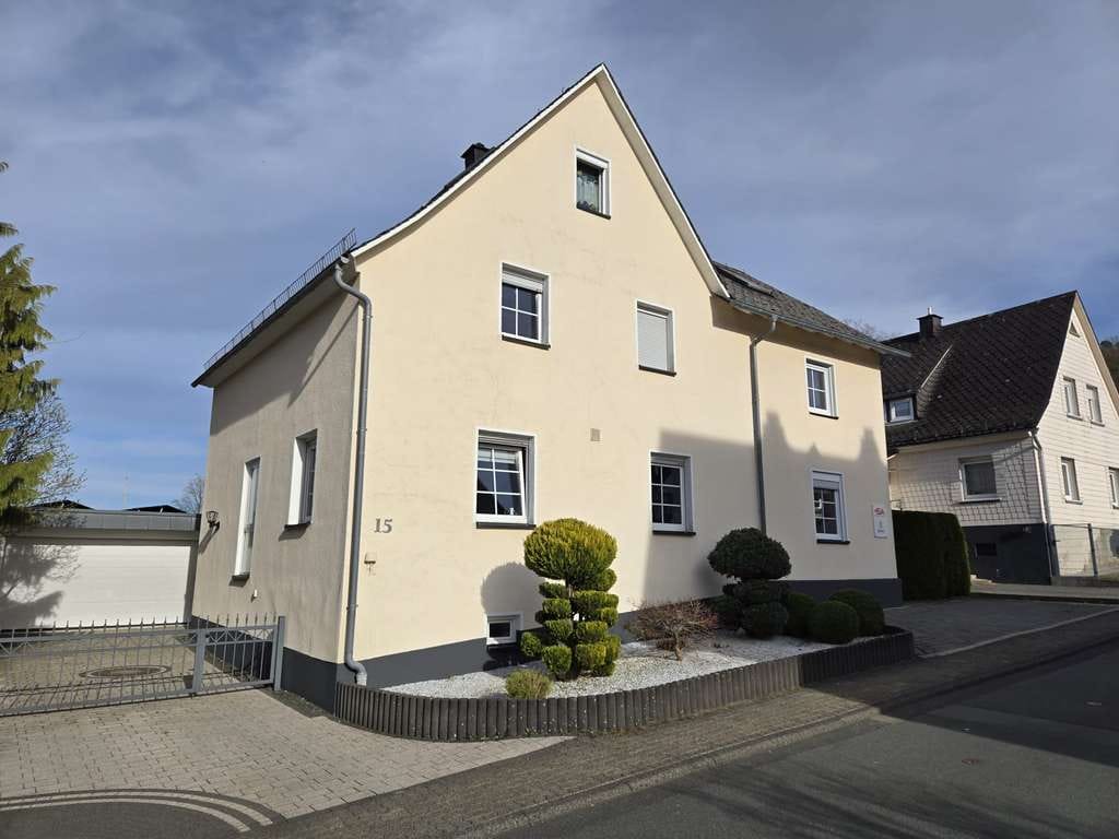 Immobilie in Haiger - Großzügiges Haus mit 11 Zimmern in Haiger - Bild 0