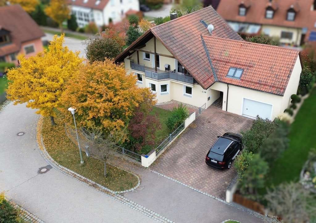 Immobilie in Hemau - Einfamilienhaus mit Einliegerwohnung in Hohenschambach  - Bild 0
