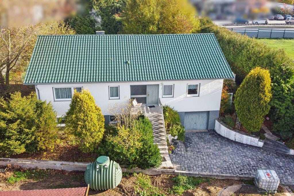 Immobilie in Elbtal - Ihr neues Zuhause für die ganze Familie - solides Einfamilienhaus mit Garten und Garage - Bild 0