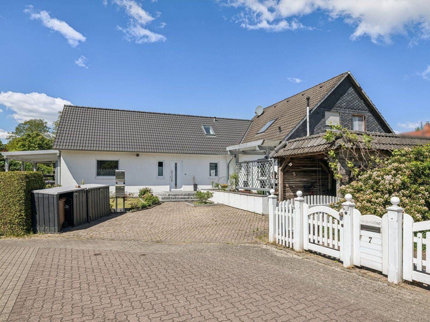 Immobilie in Kaltenkirchen - Festpreis! Haus mit zwei separaten Wohneinheiten in familienfreundlicher Lage von Kaltenkirchen - Bild 2