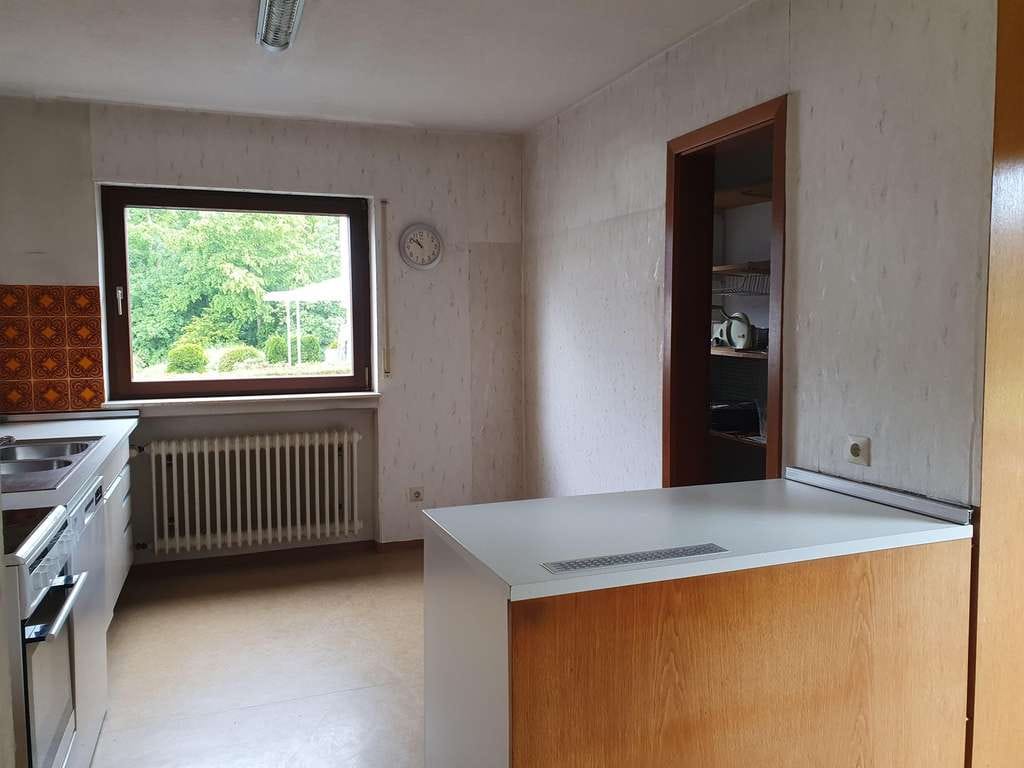 Immobilie in Bad Wimpfen - Großzügiges Zweifamilienhaus als Sanierungsobjekt  Bj 1955 Erweiterung 1974   -provisionsfrei - Bild 3