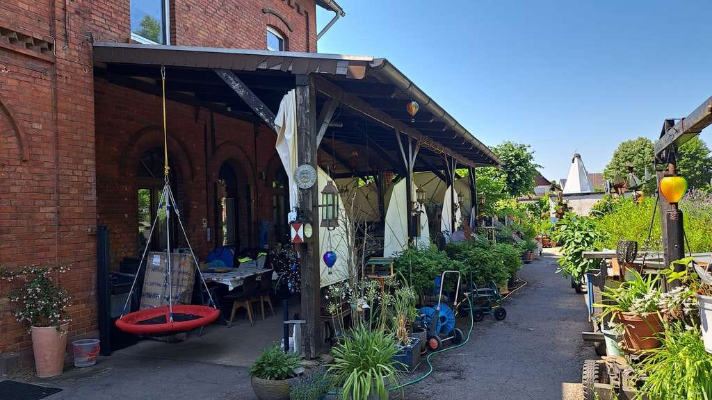 Immobilie in Eschershausen - Traumhaftes Zweifamilienhaus mit nostalgischem Charme – Ehemaliger Bahnhof in idyllischer Lage - Bild 3