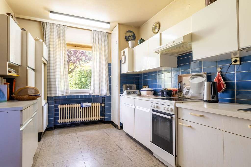 Immobilie in Brilon - Großzügiges Einfamilienhaus mit Retro-Charme, in ruhiger Lage - Bild 3