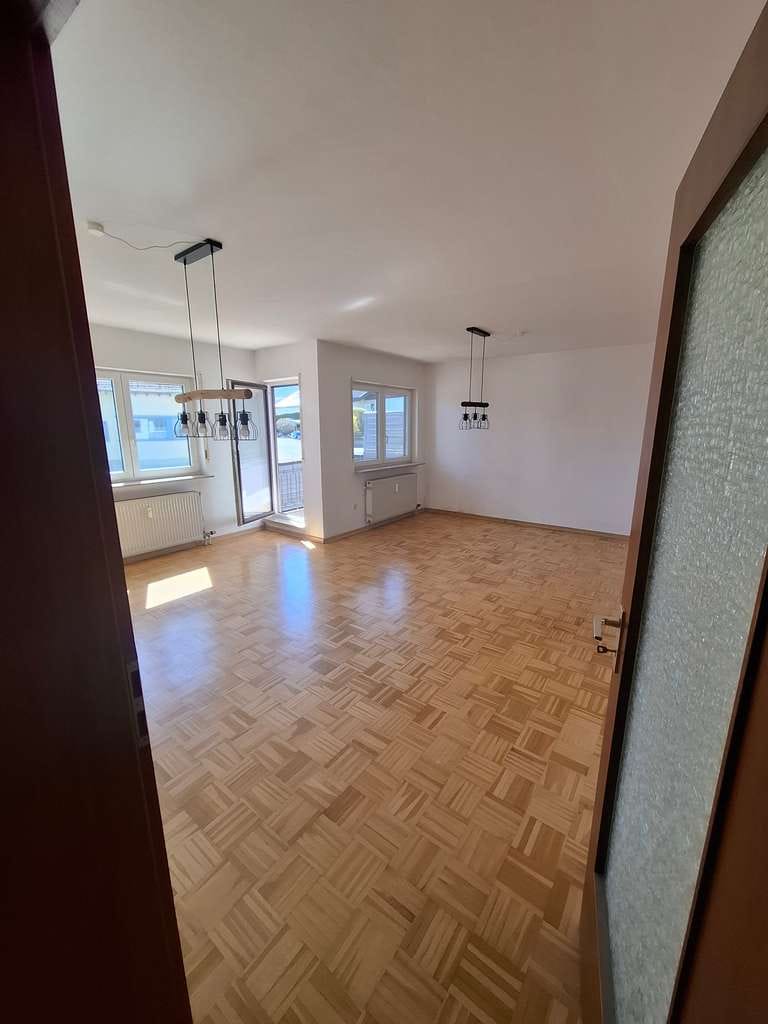 Immobilie in Eschenbach - 3-Zimmer Wohnung in Eschenbach mit Balkon – viel Potenzial & ideale Chance für Handwerker - Bild 3