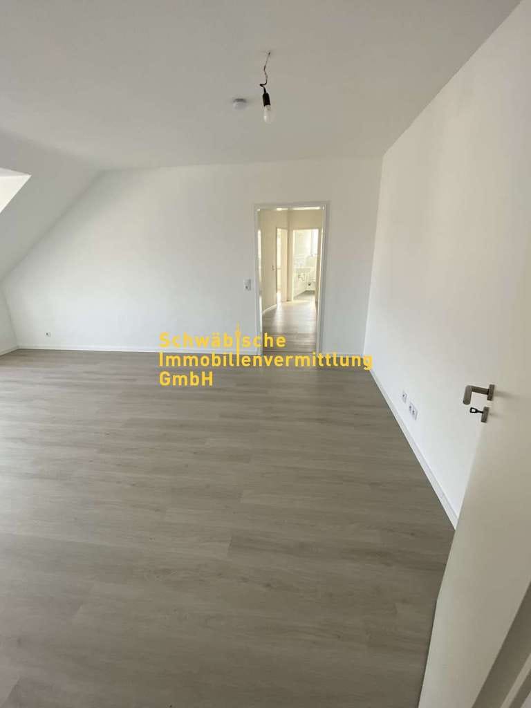 Immobilie in Markgröningen - Frisch modernisiert & sonnig | 3-Zimmer-Dachgeschosswohnung im Herzen Markgröningens - Bild 2