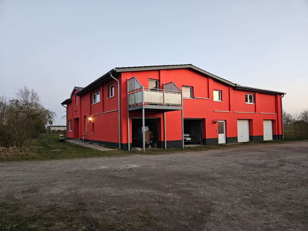 Immobilie in Bornhöved - RESTHOFTRAUM MIT 3 MODERNEN WOHNUNGEN, HALLE UND OFFENSTALL IN GRÜNER  ALLEINLAGE - Bild 0