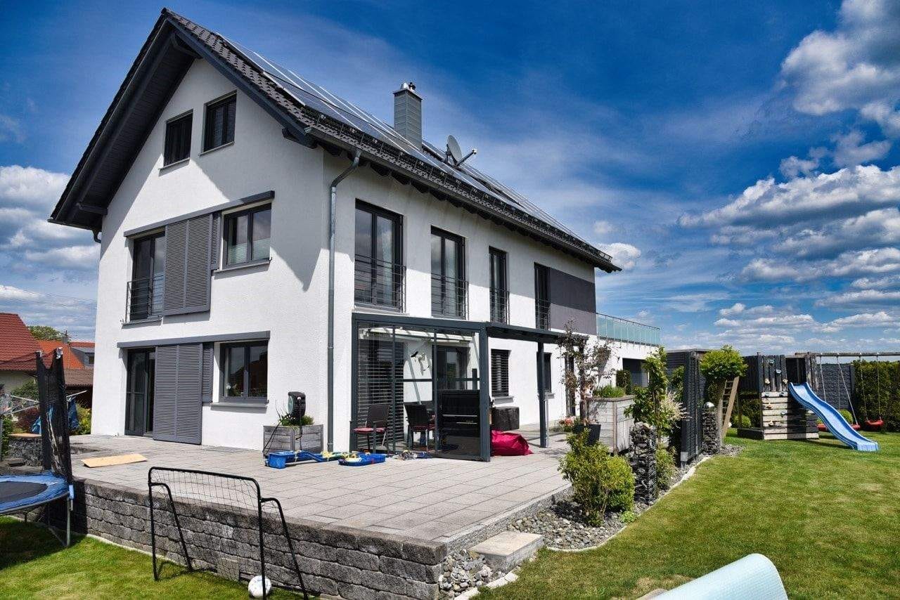 Immobilie in Oberschönegg - Großzügiges Anwesen mit 2 Wohneinheiten, Pool & Traumgrundstück - seltene Gelegenheit im Allgäu - Bild 3