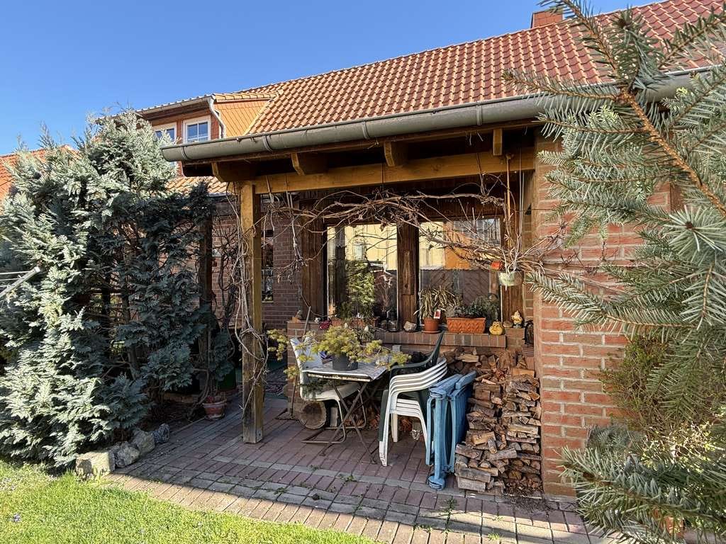Immobilie in Gardelegen - WOHNHAUS mit DOPPELGARAGE + GARTEN - Bild 1
