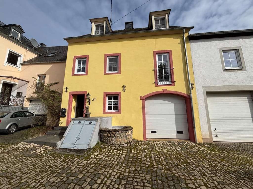 Immobilie in Trittenheim - Charmantes Zweifamilienhaus mit Terrasse und Moselblick

 - Bild 0