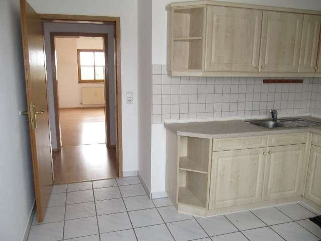 Immobilie in Leuna - 6,1 % Brutto-Rendite I Balkon I Einbauküche I Tageslichtbad I PKW-Stellplatz I 48 m² Dachspeicher - Bild 3