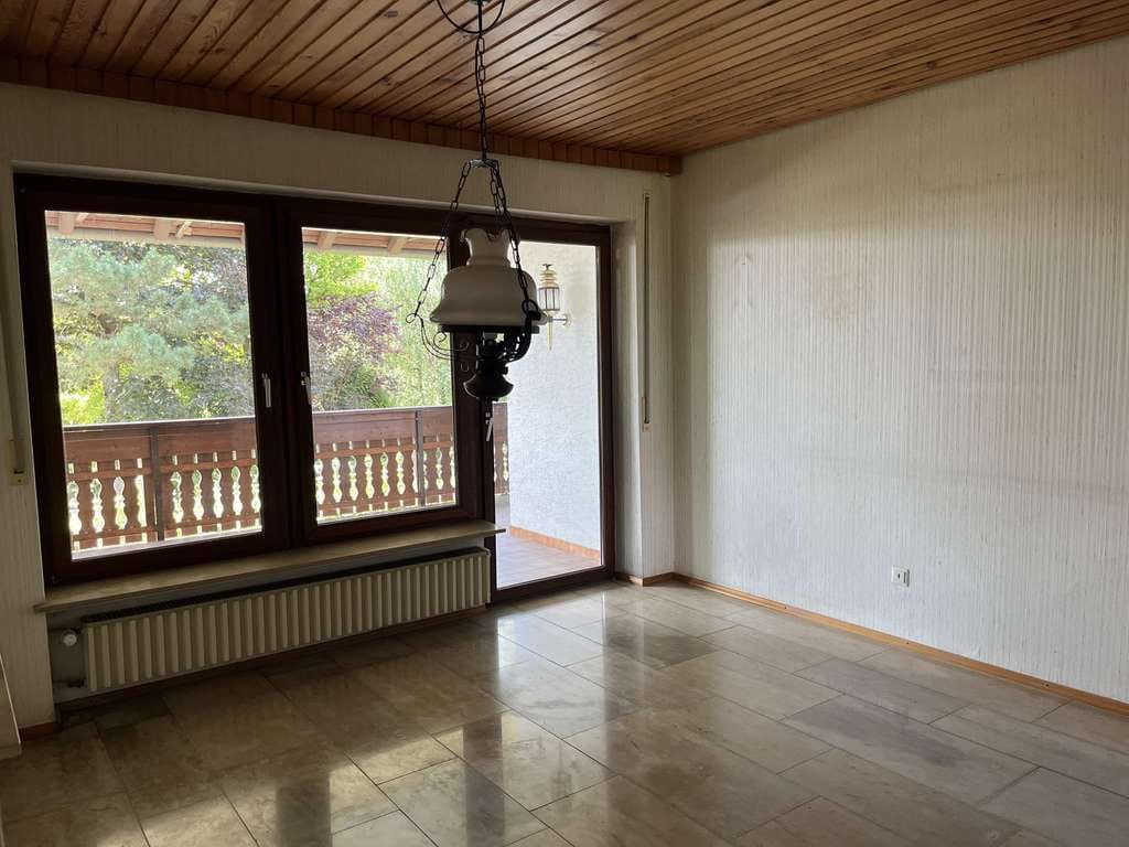 Immobilie in Rosenberg - Großzügiges Zweifamilienhaus mit schönem Garten in Rosenberg - Bild 3