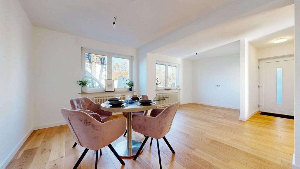 Immobilie in Neubiberg - Familienidylle in Bestlage: Großzügige 5-Zimmer-DHH mit Südgarten in Neubiberg - Bild 2