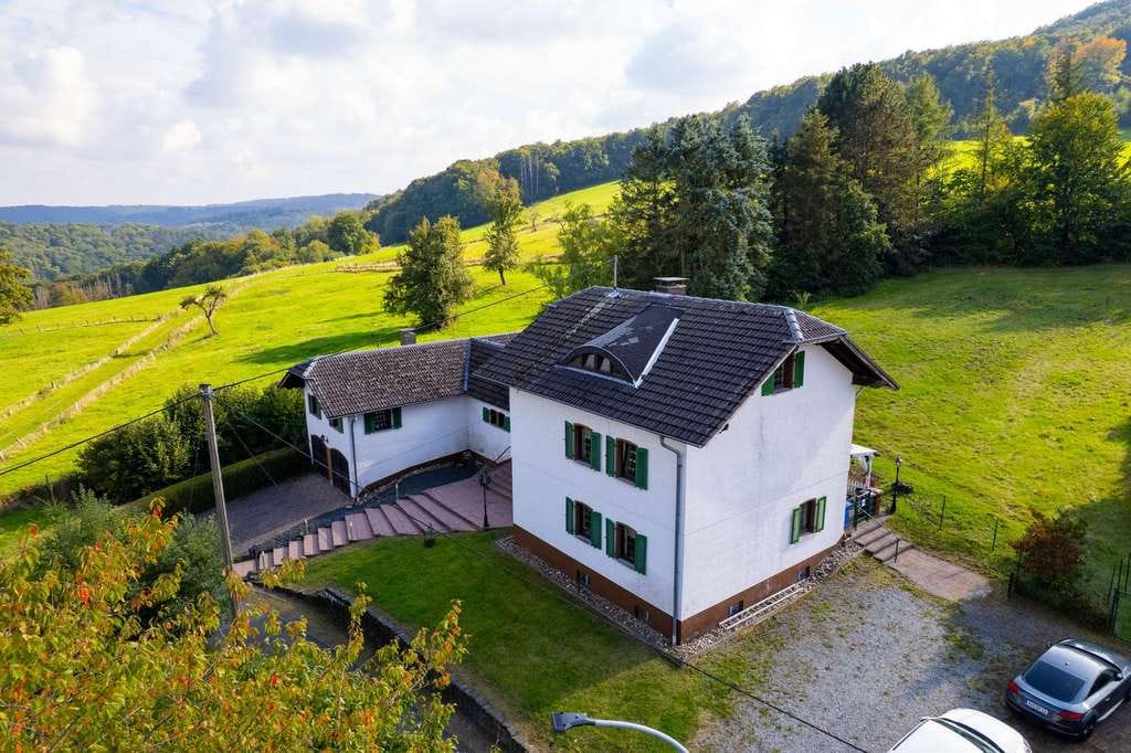 Immobilie in Neustadt (Wied) - Ein Haus mit Geschichte und Zukunft - Großzügiges Landhaus in idyllischer Lage - Bild 4