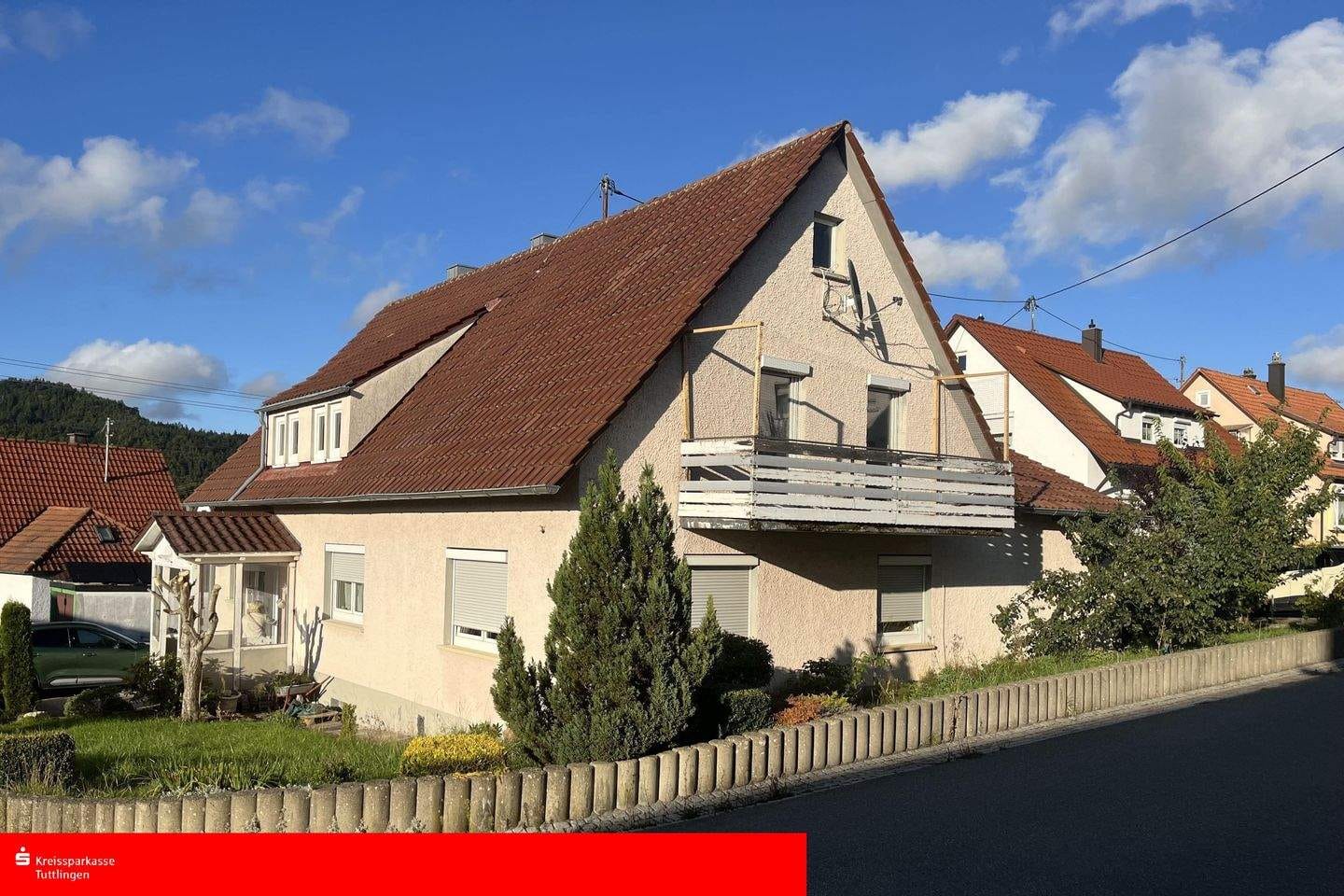 Immobilie in Gosheim - Voll vermietetes Zweifamilienhaus mit Garagen in Gosheim - Bild 0