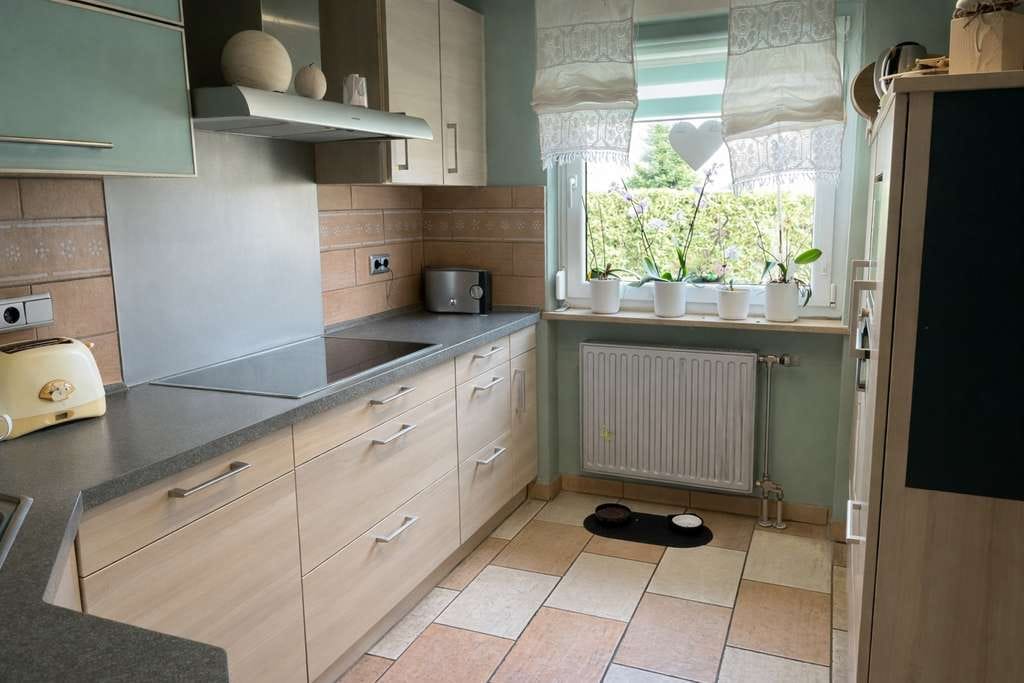 Immobilie in Teuschnitz - Charmantes Einfamilienhaus mit großem Grundstück, moderner Technik und viel Ruhe für Eigennutzer - Bild 4