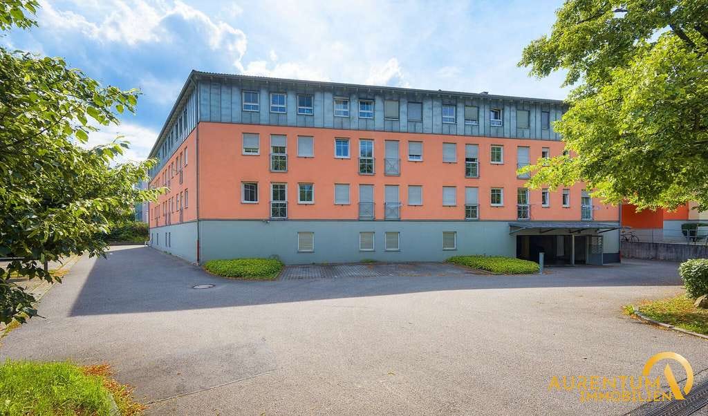 Immobilie in Nittendorf - 2-Zimmer-Wohnung mit Tiefgarage und Aufzug zu verkaufen. - Bild 0
