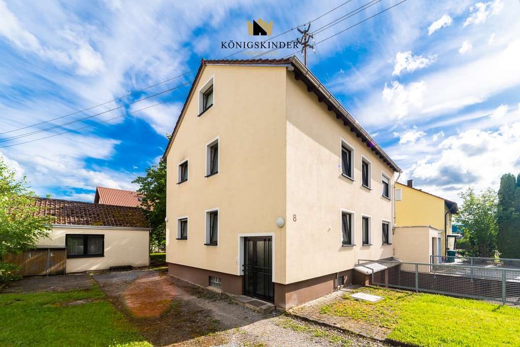 Immobilie in Weil der Stadt - Mehrfamilienhaus mit 4 Wohneinheiten, Garten und 3 Garagen - Bild 1