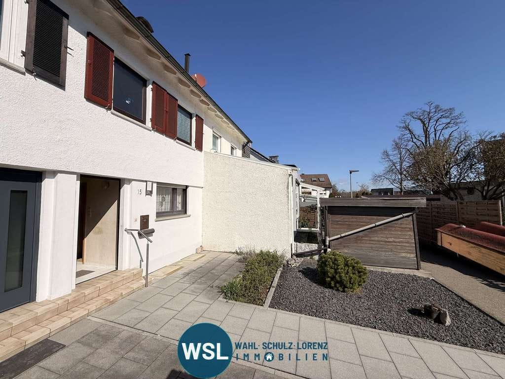 Immobilie in Kirchheim unter Teck - Reihenmittelhaus in Kirchheim unter Teck in ruhiger Lage mit Terrasse, Stellplatz und Ausbaureserve - Bild 1