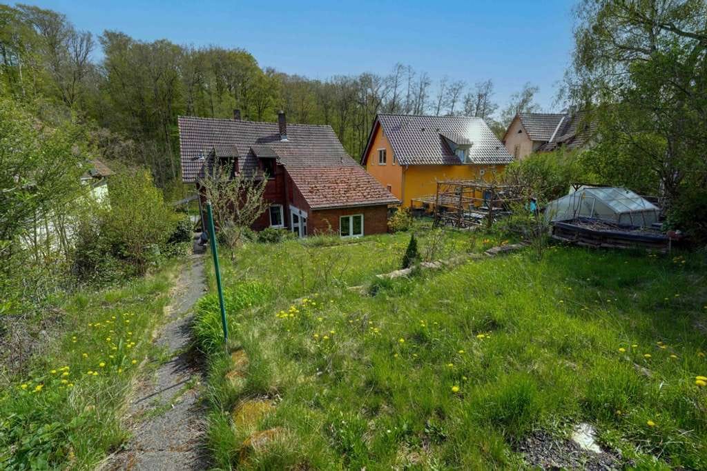 Immobilie in Coburg - Romantisches Ein- bis Zweifamilienhaus mit großer Terrasse und Garten in Coburg, nahe Kürengrund - Bild 2