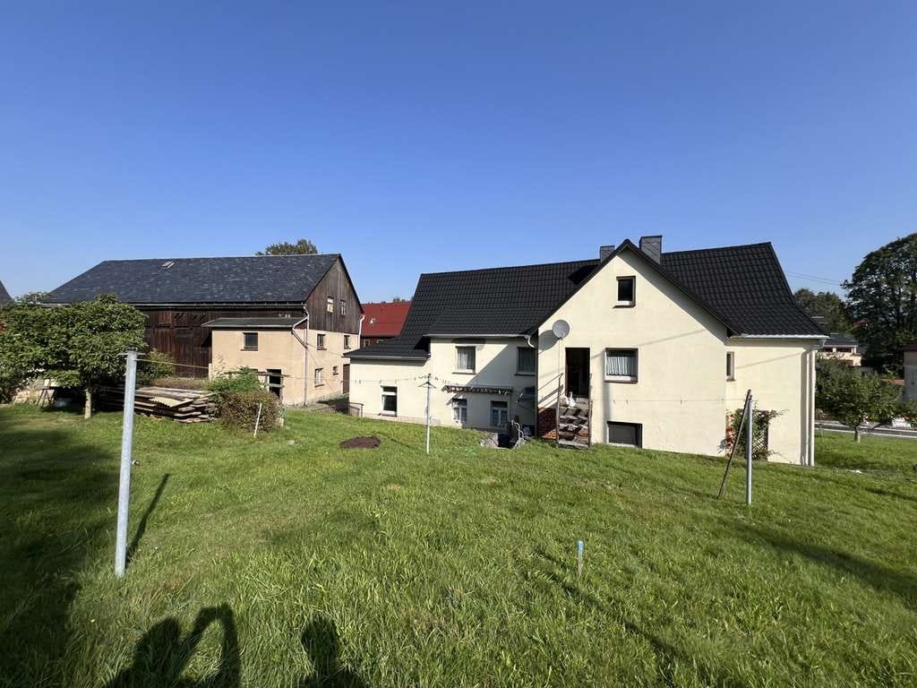 Immobilie in Sebnitz - Hier ist DEIN Projekt!
Wohnhaus mit großer Scheune und großzügigem Grundstück  inmitten der Natur! - Bild 1