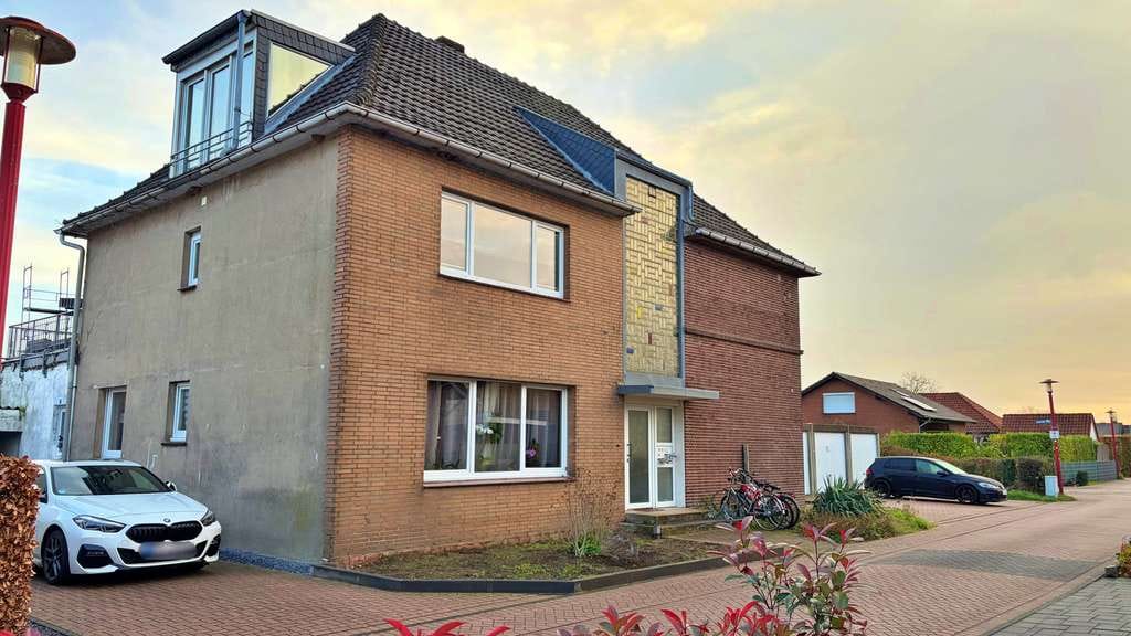 Immobilie in Emmerich am Rhein - Charmantes Mehrfamilienhaus in schöner Lage in Hüthum zu verkaufen - Bild 0