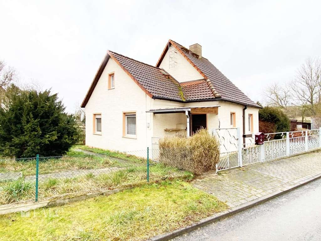 Immobilie in Mertendorf - Kompaktes Haus Nähe Naumburg und Osterfeld mit viel Garten und Natur rundum - KfW55-Standard möglich - Bild 1