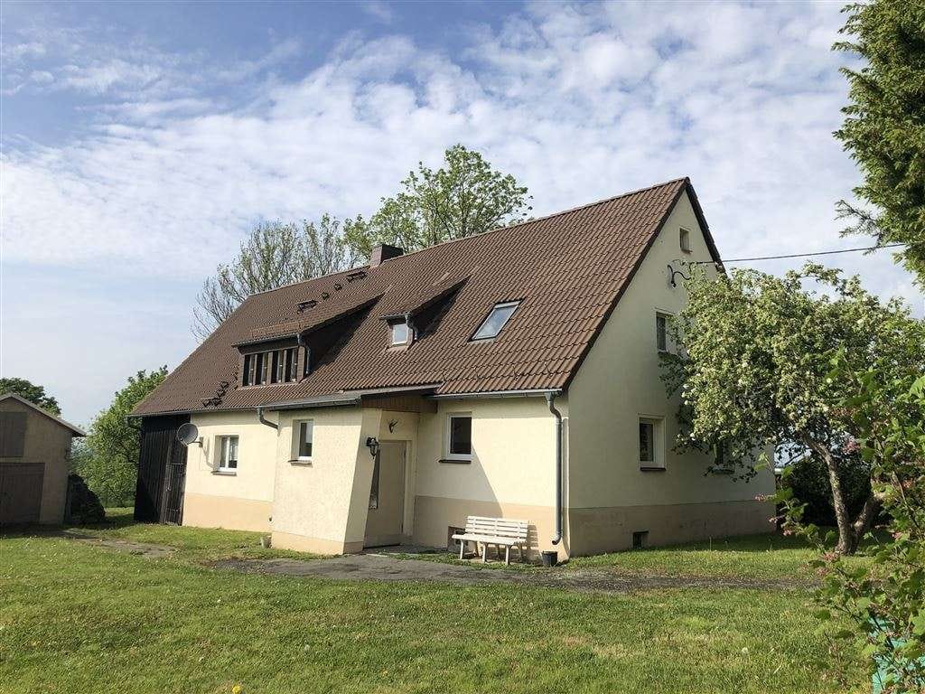 Immobilie in Tirpersdorf - ++Einfamilienhaus in ruhiger, sonniger Lage zum sanieren mit Trinkwasserbrunnen und Fernblick++ - Bild 1