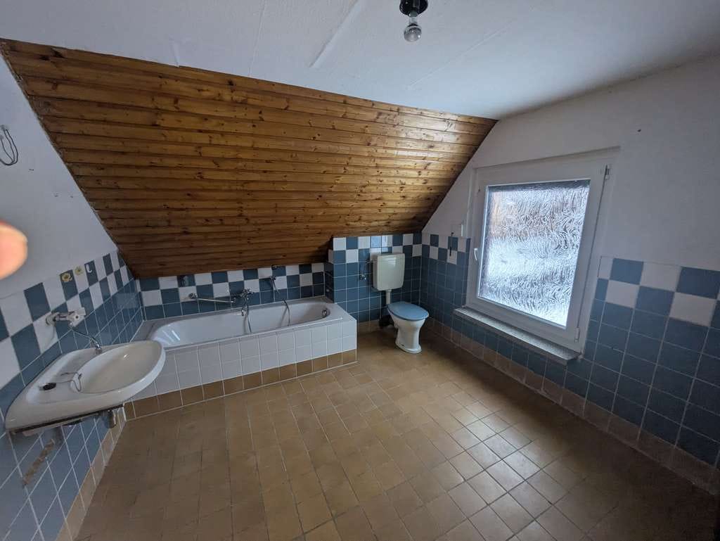 Immobilie in Callenberg - Doppelhaushälfte mit Garage und kleinem Garten in ländlicher Lage von Callenberg - Bild 3
