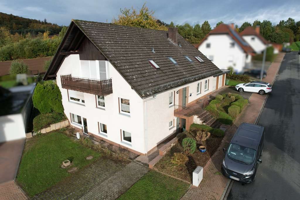 Immobilie in Beverungen - Mehrgenerationenhaus mit Doppelgarage in Beverungen-Blankenau - Bild 0