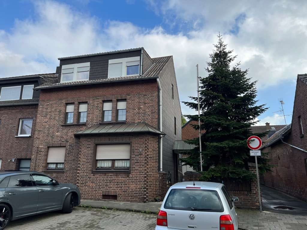 Immobilie in Grevenbroich - Eigennutz oder Kapitalanlage! Vermietetes Zweifamilienhaus mit einer Garage zu verkaufen! - Bild 0
