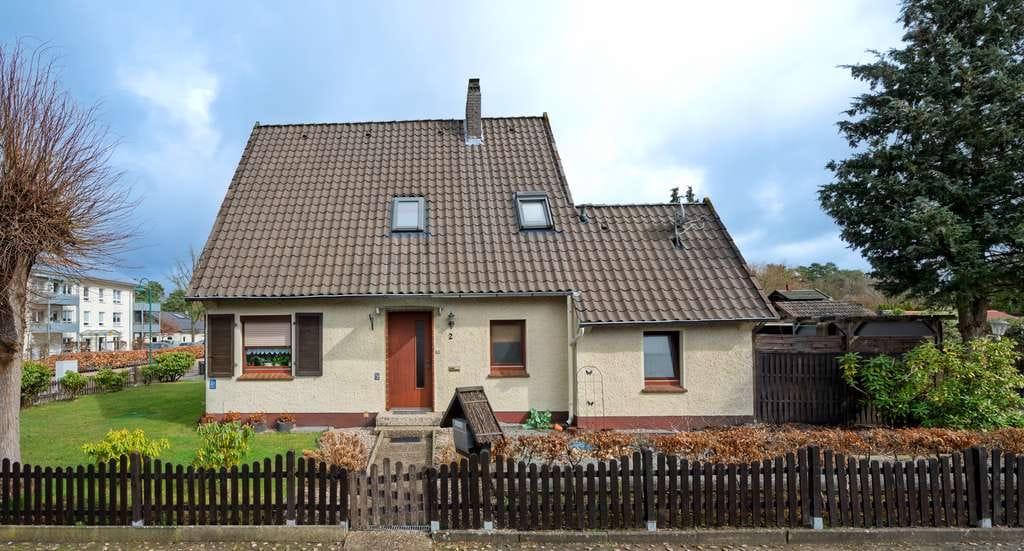 Immobilie in Faßberg - Einfamilienhaus auf großzügigem Grundstück - Bild 0
