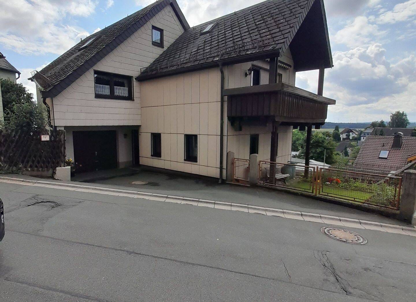 Immobilie in Naila - EFH mit Einliegerwohnung in Naila - OTMarlesreuth - Bild 0