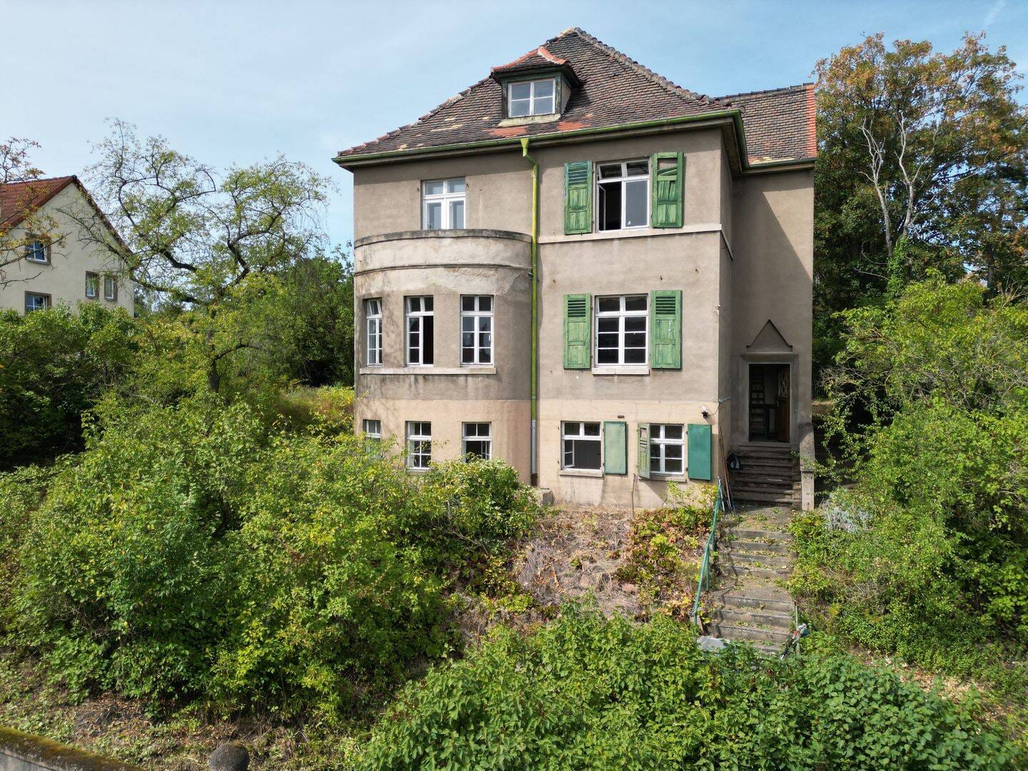 Immobilie in Halle (Saale) - Einzigartige Einzeldenkmal-Villa in Kröllwitz - Bild 2