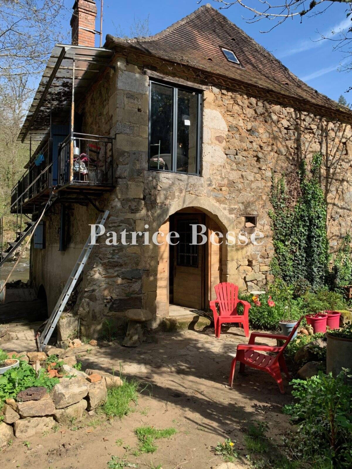 Immobilie in Elsdorf-Westermühlen - A 17th-century mill, with water rights, on two hectares of grounds including one kilometre of riverbanks, nestled within the Green Périgord region of  - Bild 1