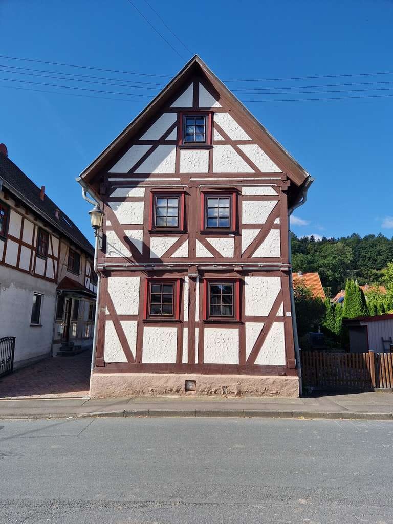 Immobilie in Wanfried - Gemütliches Fachwerkhaus mit pflegeleichtem Garten in Wanfried OT - Bild 2