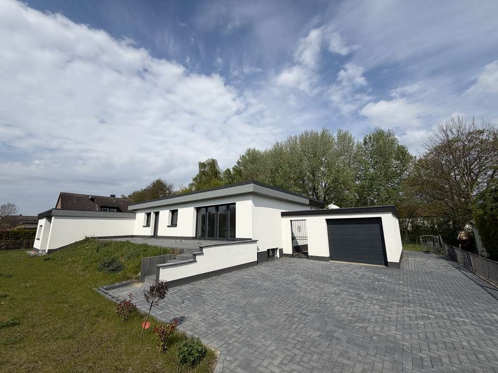 Immobilie in Lengede - Wohnen mit Charakter: Traumhafter Bungalow mit Einliegerwohnung in Lengede  - Bild 0